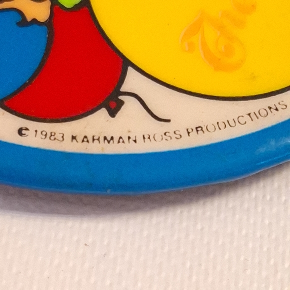 1983 Chipmunks and The Chipettes Pin Back Button Vintage Alvin Bright Colours - Picture 9 of 9